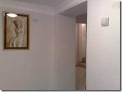 Un nud pictat cu cafea expus la Elite prof Art Gallery