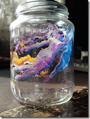 cele 3 gratii 3 femei pictate pe un borcan