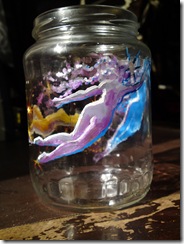 Cele 3 gratii pictura facuta cu oja pe un borcan