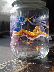 Pictura in oja pe sticla unui borcan